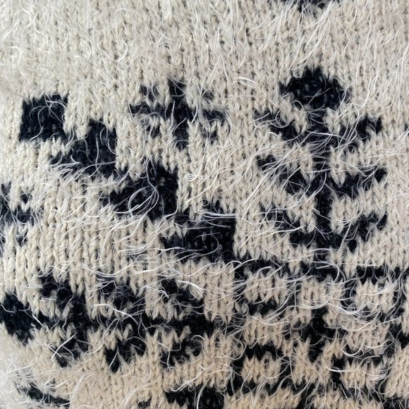 Finn & Clover Snowflake Sweater Cream Blue Fuzzy Holiday Sz M - Picture 5 of 13